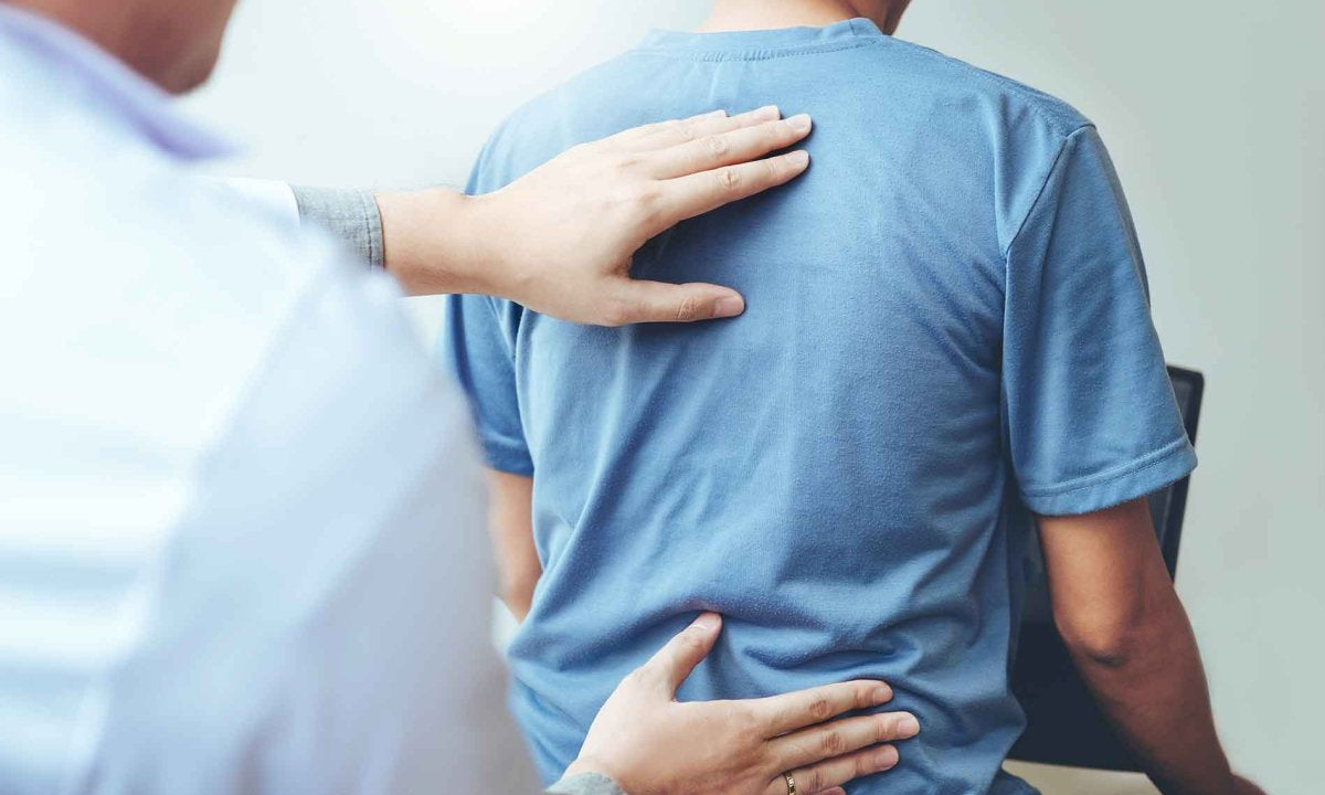 Vanliga orsaker till ryggproblem - SwedishBalance